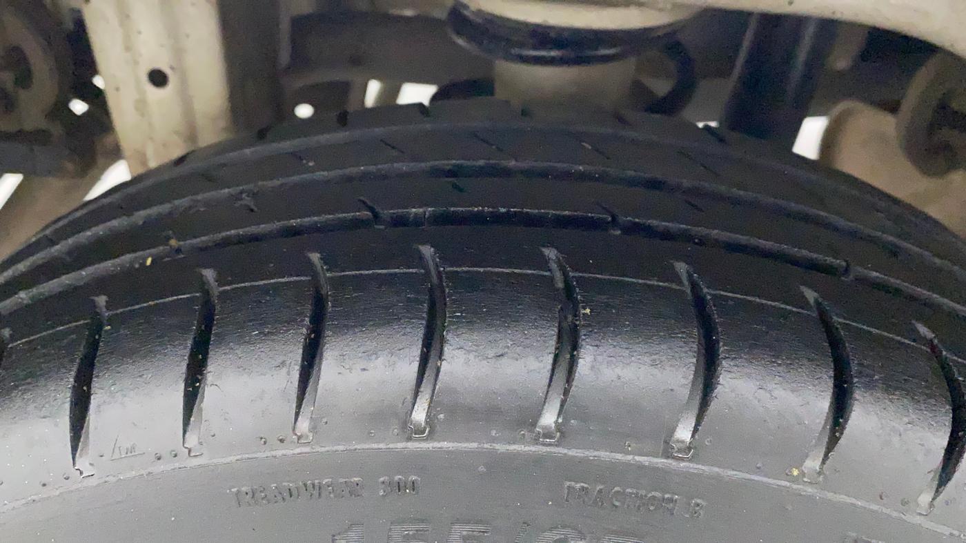 2014 Maruti Alto K10 VXI, Petrol, Manual, 96,327 km, Right Rear Tyre Tread