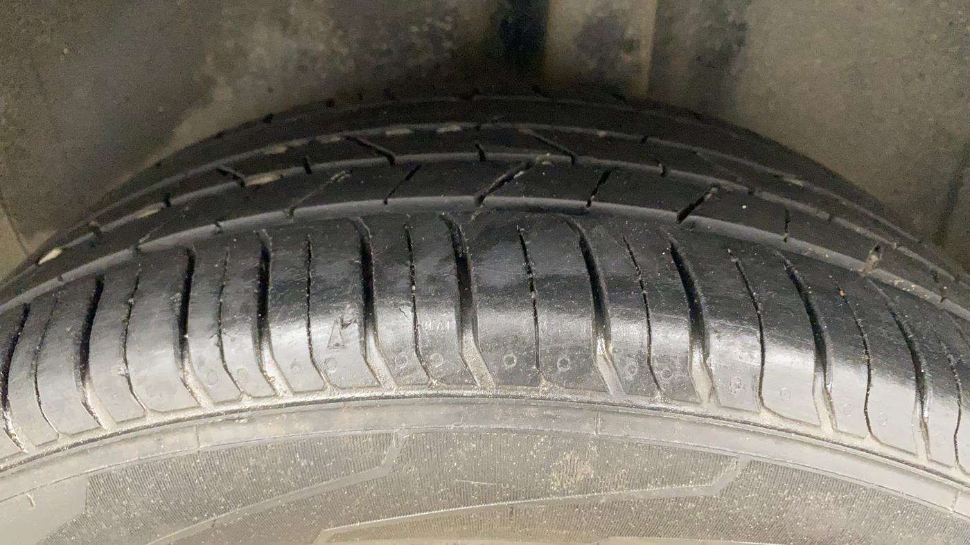2022 Volkswagen Polo HIGHLINE PLUS 1.0, Petrol, Manual, 80,570 km, Left Rear Tyre Tread