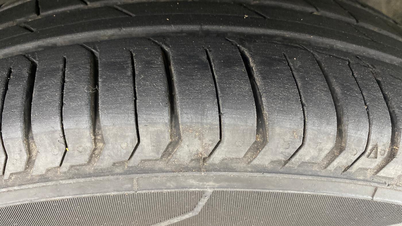 2022 Tata PUNCH ACCOMPLISHED MT, Petrol, Manual, 66,097 km, Right Front Tyre Tread