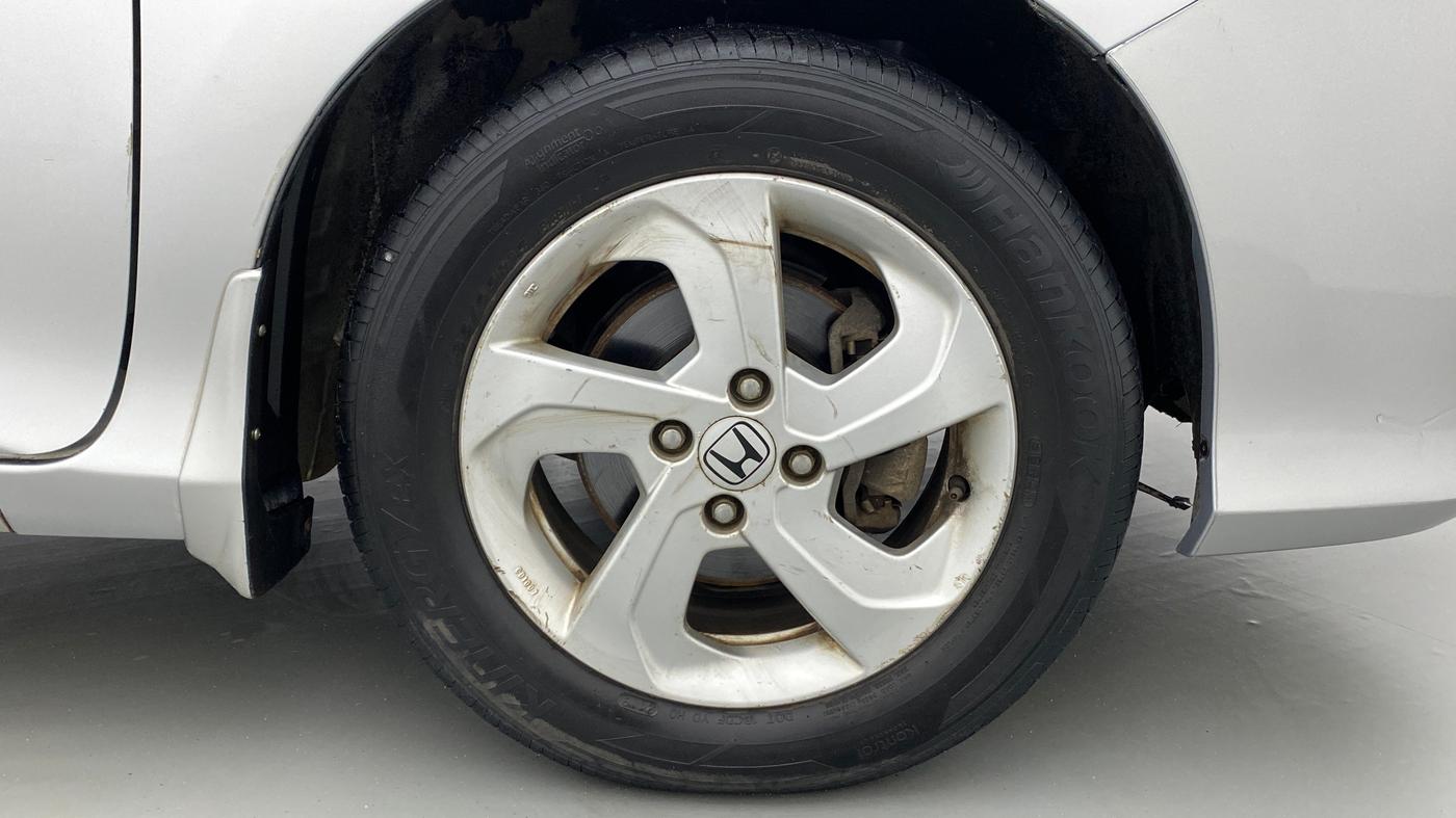 2015 Honda City 1.5L I-DTEC V, Diesel, Manual, 1,10,396 km, Right Front Wheel