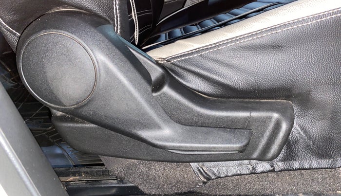 2019 Maruti IGNIS SIGMA 1.2, Petrol, Manual, 65,157 km, Driver Side Adjustment Panel