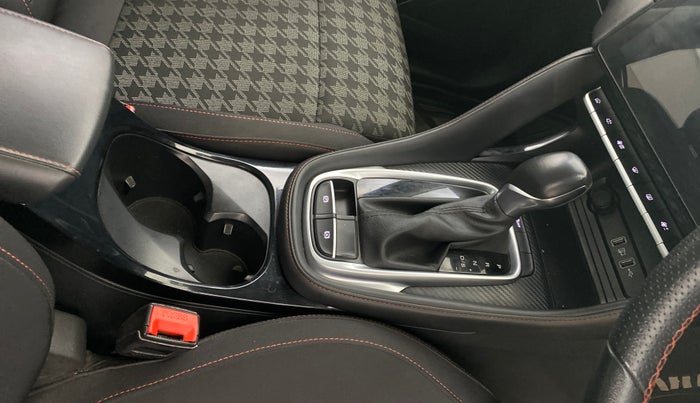 2023 MG ASTOR  SMART BLACK STORM EDITION CVT, Petrol, Automatic, 34,282 km, Gear Lever