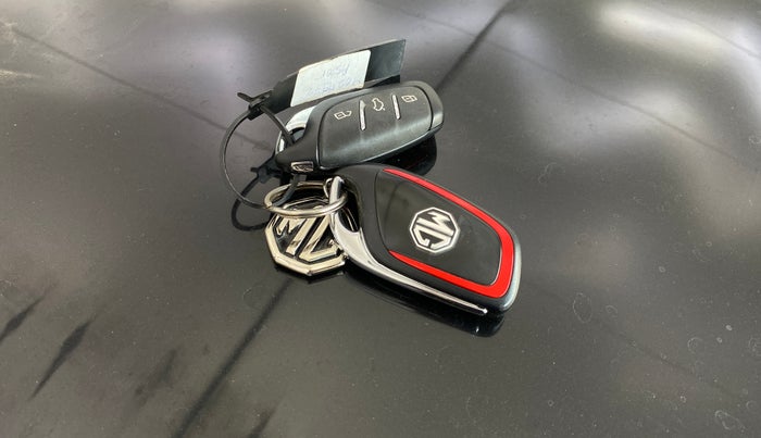 2023 MG ASTOR  SMART BLACK STORM EDITION CVT, Petrol, Automatic, 34,282 km, Key Close Up