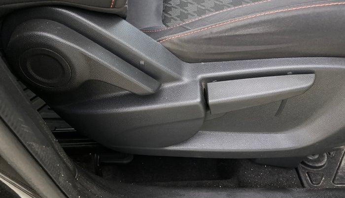 2023 MG ASTOR  SMART BLACK STORM EDITION CVT, Petrol, Automatic, 34,282 km, Driver Side Adjustment Panel