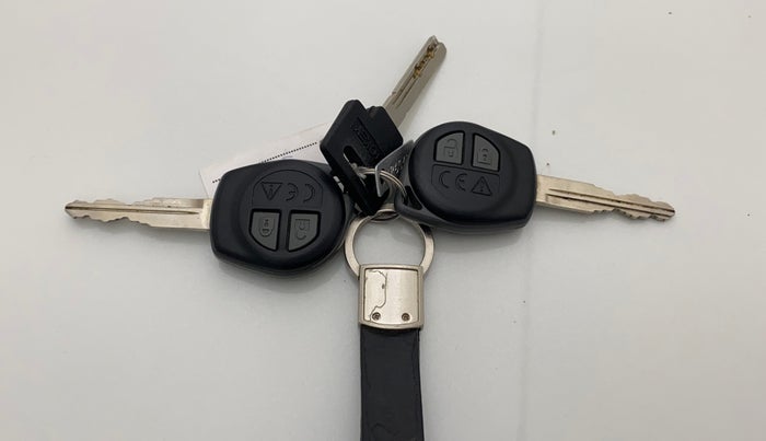 2024 Maruti BREZZA VXI S-CNG, CNG, Manual, 11,445 km, Key Close Up