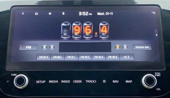 2022 KIA CARENS LUXURY PLUS 1.4 PETROL DCT 7 STR, Petrol, Automatic, 8,965 km, Infotainment System