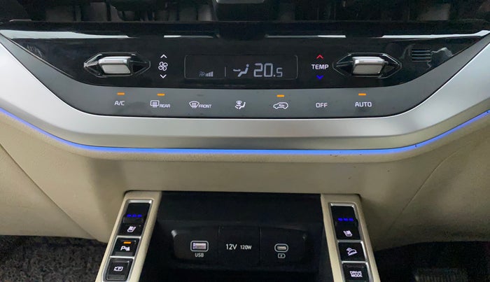 2022 KIA CARENS LUXURY PLUS 1.4 PETROL DCT 7 STR, Petrol, Automatic, 8,965 km, Automatic Climate Control