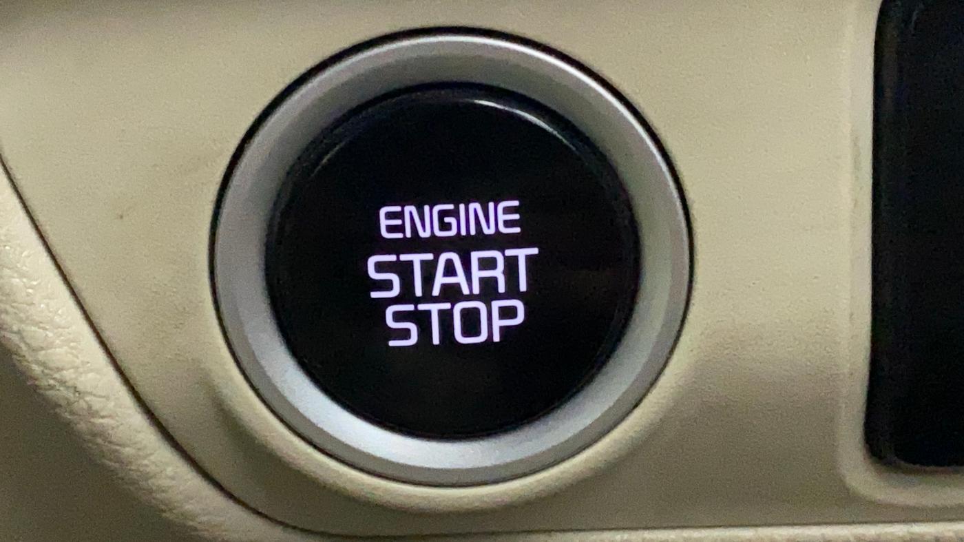 2022 KIA CARENS LUXURY PLUS 1.4 PETROL DCT 7 STR, Petrol, Automatic, 8,965 km, Keyless Start/ Stop Button