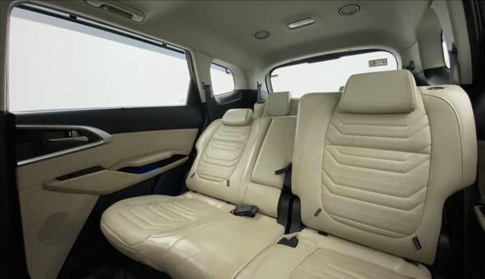 2022 KIA CARENS LUXURY PLUS 1.4 PETROL DCT 7 STR, Petrol, Automatic, 8,965 km, Reclining Back Row Seats