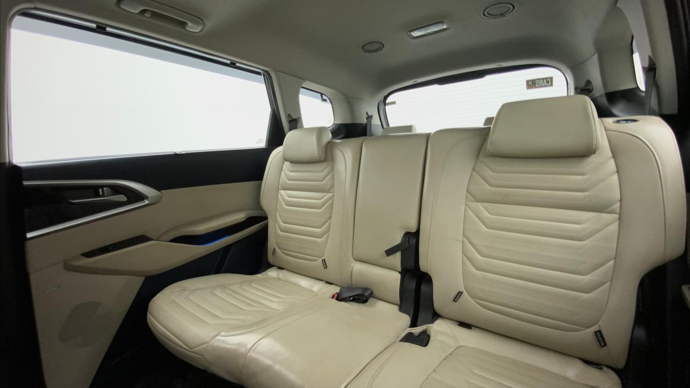 2022 KIA CARENS LUXURY PLUS 1.4 PETROL DCT 7 STR, Petrol, Automatic, 8,965 km, Right Side Rear Door Cabin