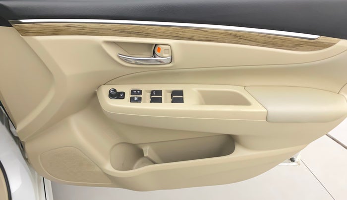 2019 Maruti Ciaz ALPHA 1.5 SHVS PETROL, Petrol, Manual, 52,204 km, Driver Side Door Panels Control