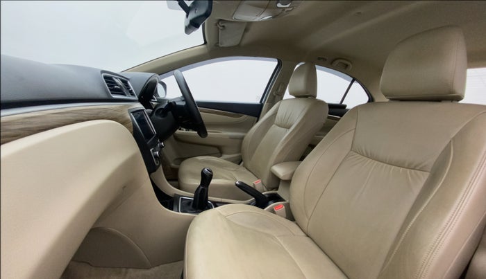 2019 Maruti Ciaz ALPHA 1.5 SHVS PETROL, Petrol, Manual, 52,204 km, Right Side Front Door Cabin