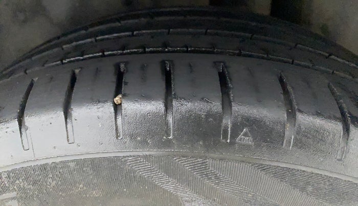 2019 Maruti Ciaz ALPHA 1.5 SHVS PETROL, Petrol, Manual, 52,204 km, Left Rear Tyre Tread