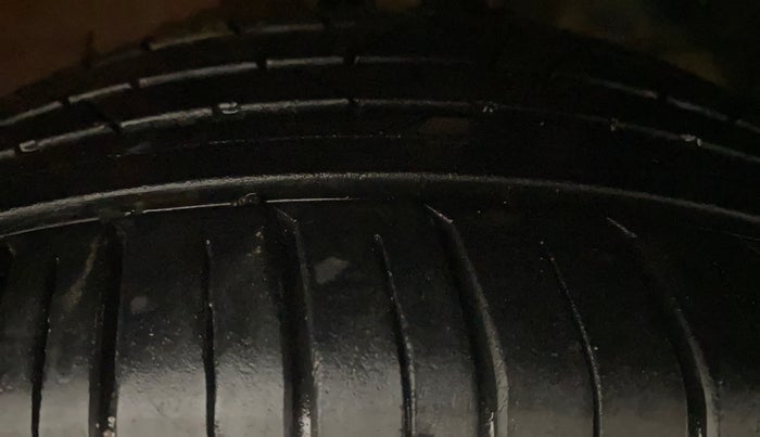 2018 Maruti Baleno ALPHA CVT PETROL 1.2, Petrol, Automatic, 70,115 km, Right Front Tyre Tread