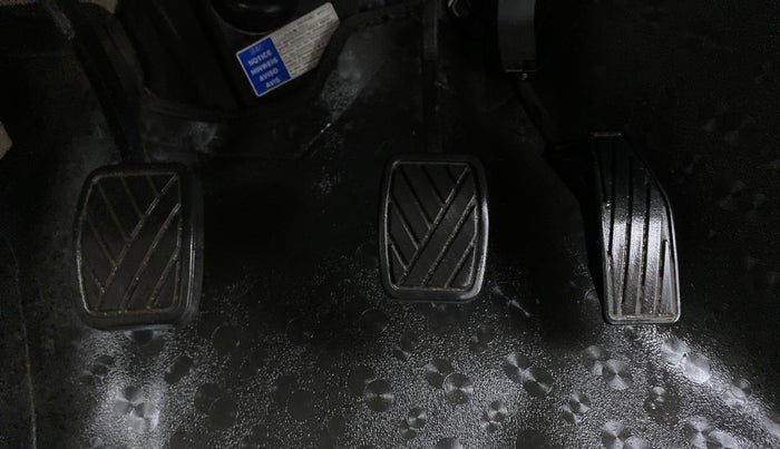 2018 Maruti Dzire VXI, Petrol, Manual, 25,144 km, Pedals