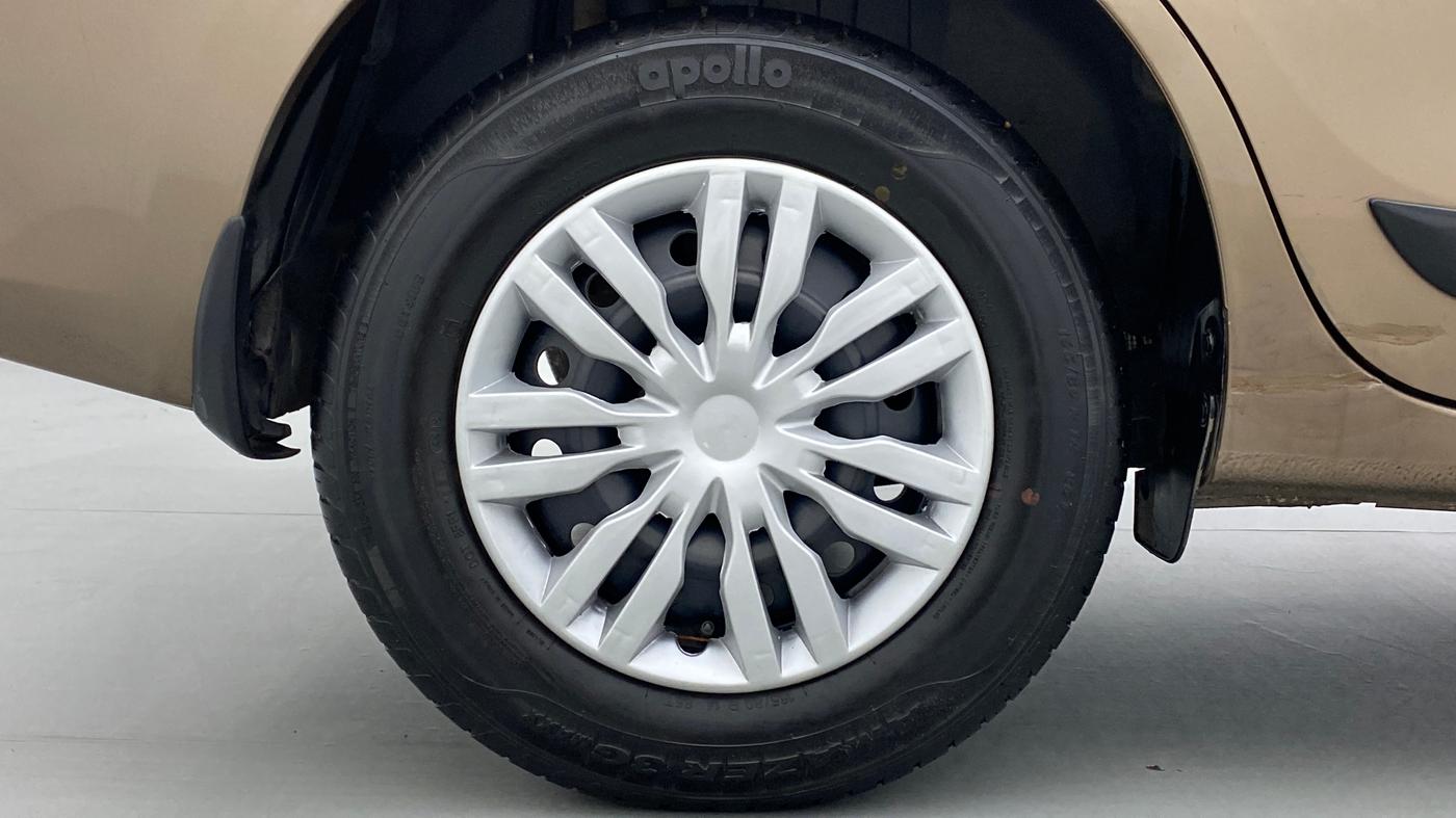 2018 Maruti Dzire VXI, Petrol, Manual, 25,144 km, Right Rear Wheel