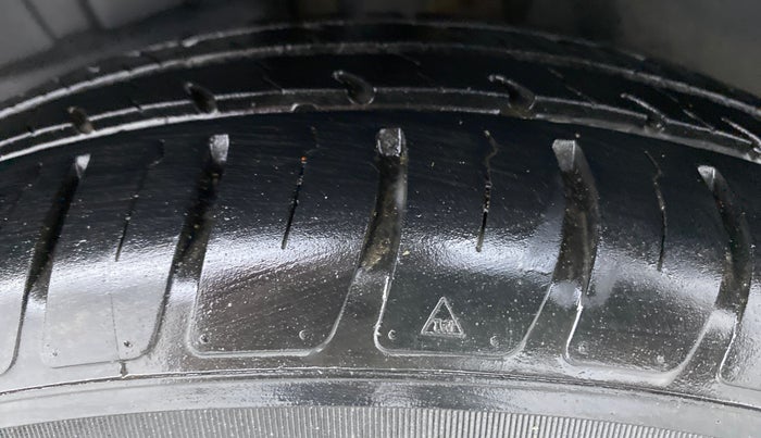 2018 Maruti Dzire VXI, Petrol, Manual, 25,144 km, Left Rear Tyre Tread