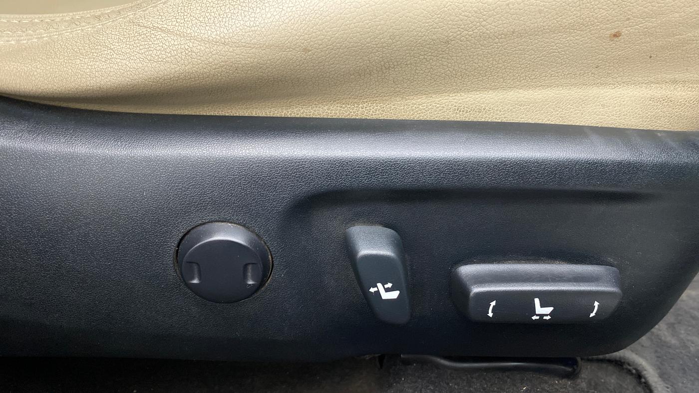 2015 Toyota Corolla Altis VL CVT PETROL, Petrol, Automatic, 87,323 km, Driver Side Adjustment Panel