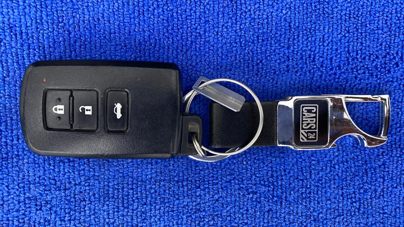 2015 Toyota Corolla Altis VL CVT PETROL, Petrol, Automatic, 87,323 km, Key Close Up