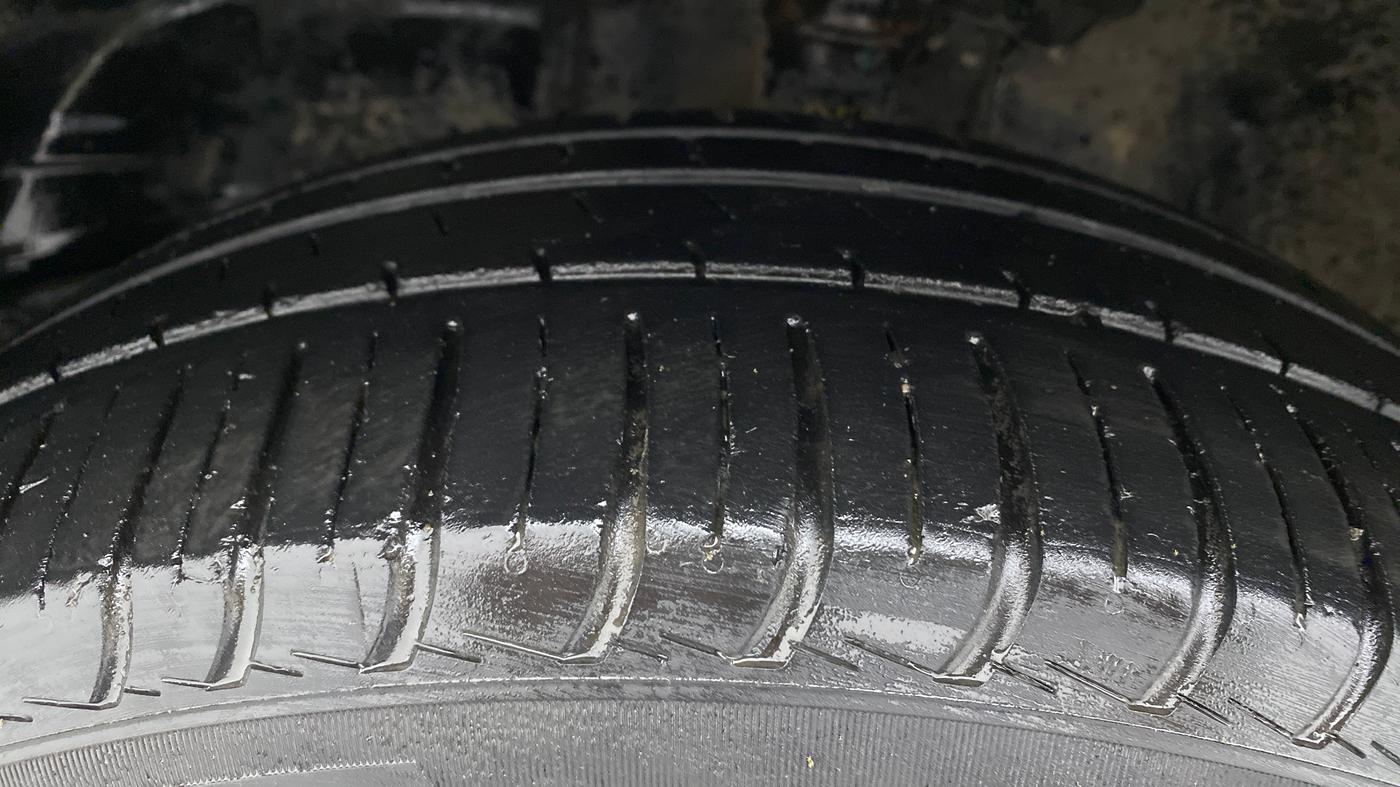 2015 Toyota Corolla Altis VL CVT PETROL, Petrol, Automatic, 87,323 km, Left Front Tyre Tread
