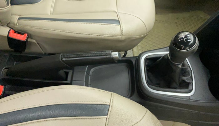 2013 Volkswagen Polo HIGHLINE1.2L, Petrol, Manual, 29,549 km, Gear Lever
