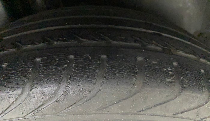 2013 Volkswagen Polo HIGHLINE1.2L, Petrol, Manual, 29,549 km, Right Rear Tyre Tread