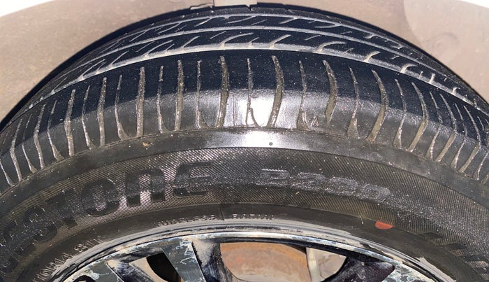 2014 Hyundai Grand i10 SPORTZ 1.2 KAPPA VTVT, Petrol, Manual, 71,054 km, Right Front Tyre Tread