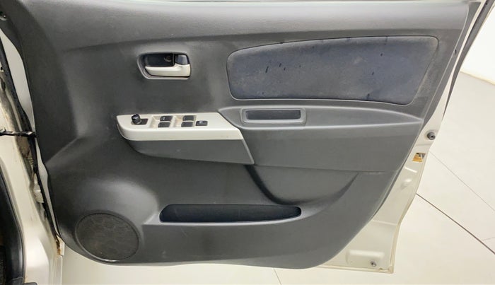 2011 Maruti Wagon R 1.0 VXI, Petrol, Manual, 16,804 km, Driver Side Door Panels Control
