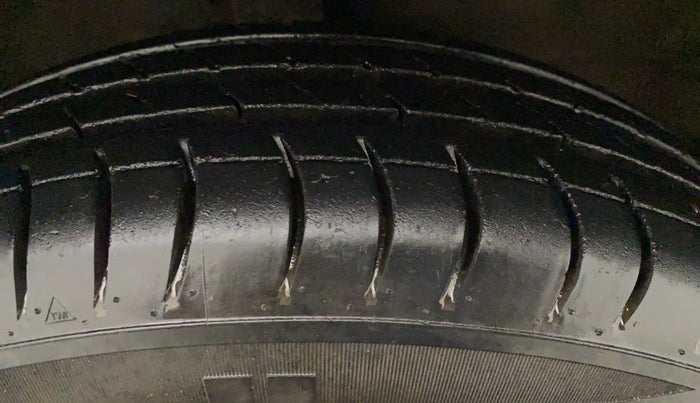 2014 Maruti Wagon R 1.0 LXI CNG, CNG, Manual, 54,416 km, Left Rear Tyre Tread