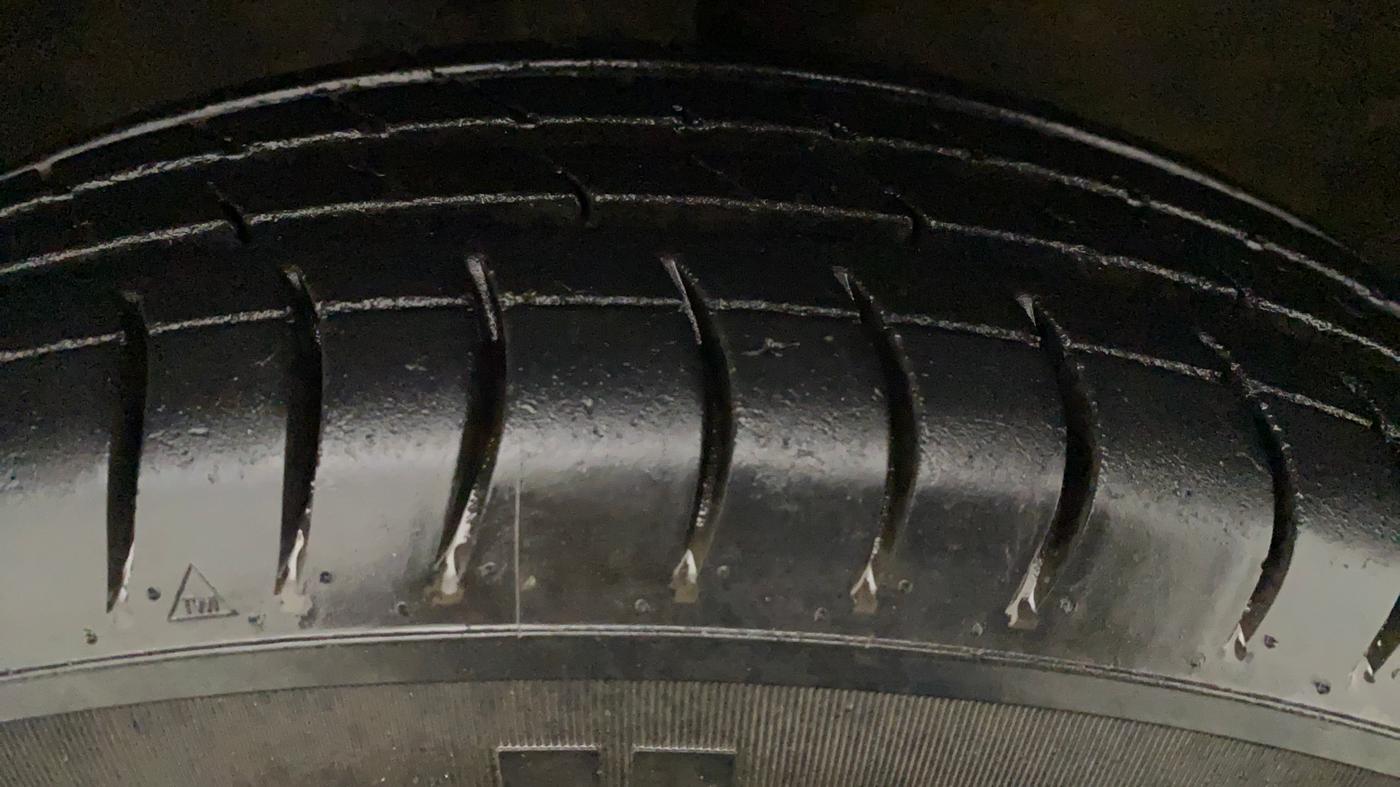 2014 Maruti Wagon R 1.0 LXI CNG, CNG, Manual, 54,416 km, Right Front Tyre Tread