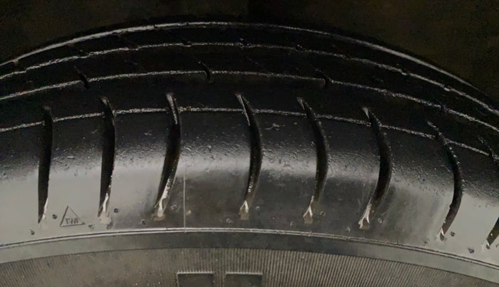 2014 Maruti Wagon R 1.0 LXI CNG, CNG, Manual, 54,416 km, Right Front Tyre Tread