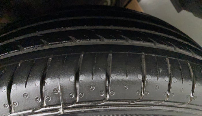 2016 Maruti Baleno ZETA CVT PETROL 1.2, Petrol, Automatic, 1,10,629 km, Left Rear Tyre Tread
