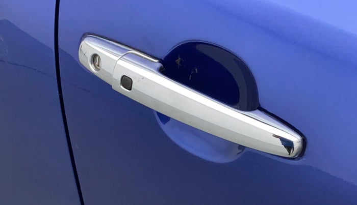 2016 Maruti Baleno ZETA CVT PETROL 1.2, Petrol, Automatic, 1,10,629 km, Driver-side door - Door handle sensor not working