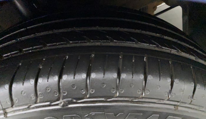 2016 Maruti Baleno ZETA CVT PETROL 1.2, Petrol, Automatic, 1,10,629 km, Left Front Tyre Tread