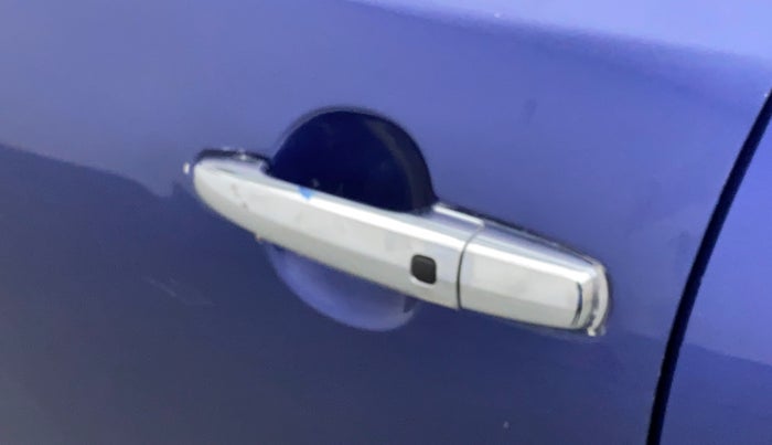 2016 Maruti Baleno ZETA CVT PETROL 1.2, Petrol, Automatic, 1,10,629 km, Front passenger door - Door handle sensor not working