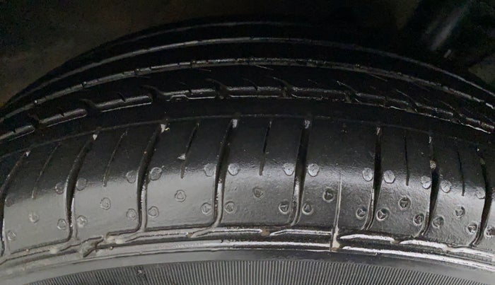 2016 Maruti Baleno ZETA CVT PETROL 1.2, Petrol, Automatic, 1,10,629 km, Right Rear Tyre Tread