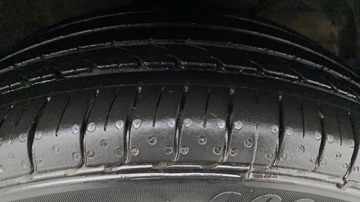 2016 Maruti Baleno ZETA CVT PETROL 1.2, Petrol, Automatic, 1,10,629 km, Right Front Tyre Tread