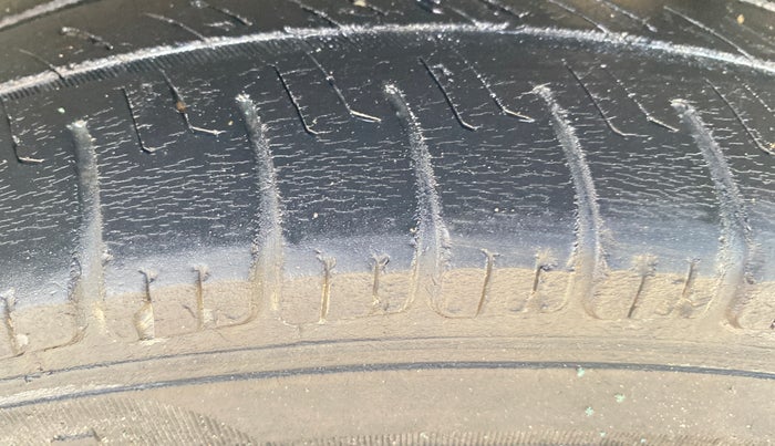 2016 Ford Figo Aspire TREND 1.5 DIESEL, Diesel, Manual, 1,36,589 km, Left Rear Tyre Tread