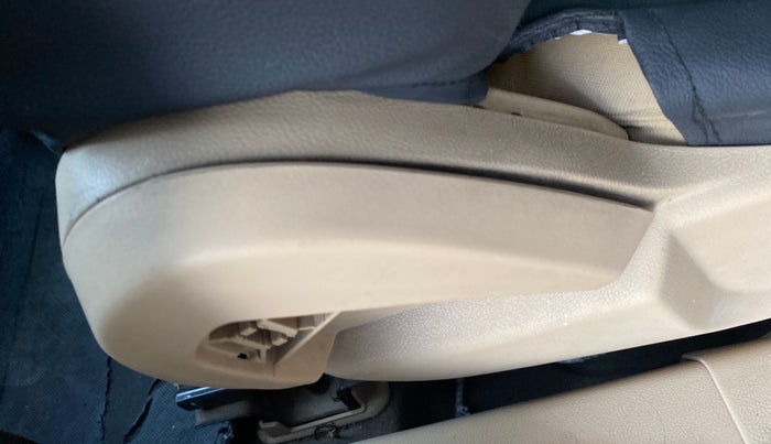 2016 Ford Figo Aspire TREND 1.5 DIESEL, Diesel, Manual, 1,36,589 km, Driver Side Adjustment Panel