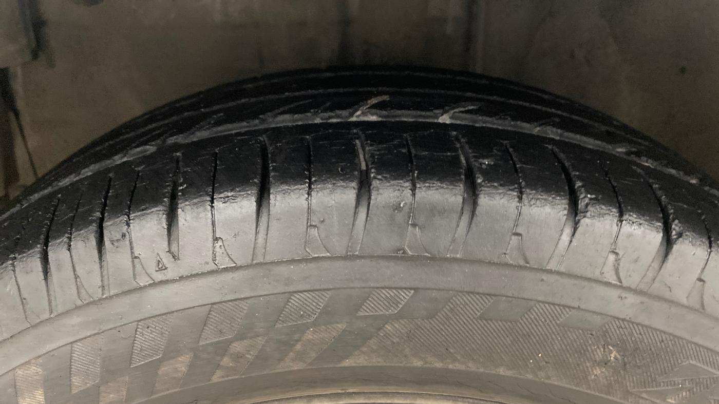 2015 Toyota Etios Liva G, Petrol, Manual, 1,14,496 km, Left Front Tyre Tread
