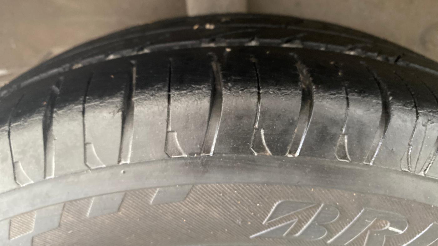 2015 Toyota Etios Liva G, Petrol, Manual, 1,14,496 km, Right Rear Tyre Tread