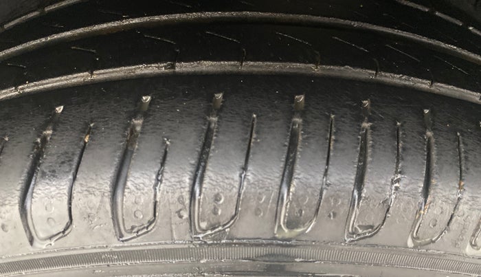 2018 Hyundai Tucson GLS 2WD AT PETROL, Petrol, Automatic, 92,925 km, Left Rear Tyre Tread