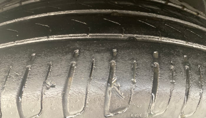 2018 Hyundai Tucson GLS 2WD AT PETROL, Petrol, Automatic, 92,925 km, Left Front Tyre Tread