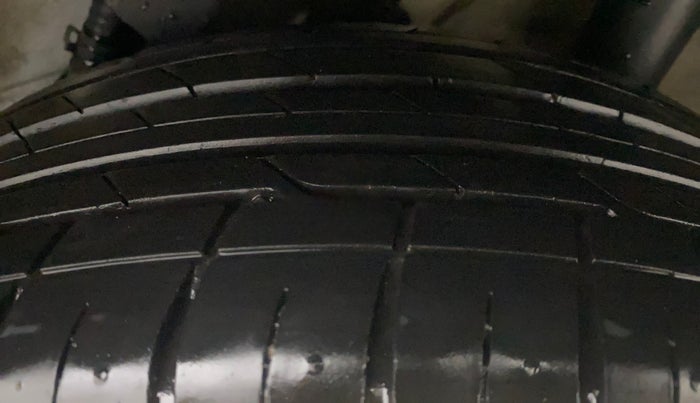 2019 Hyundai VENUE SX PLUS 1.0 TURBO DCT, Petrol, Automatic, 1,00,663 km, Left Rear Tyre Tread