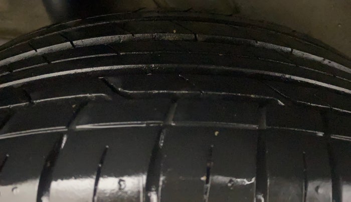 2019 Hyundai VENUE SX PLUS 1.0 TURBO DCT, Petrol, Automatic, 1,00,663 km, Right Rear Tyre Tread