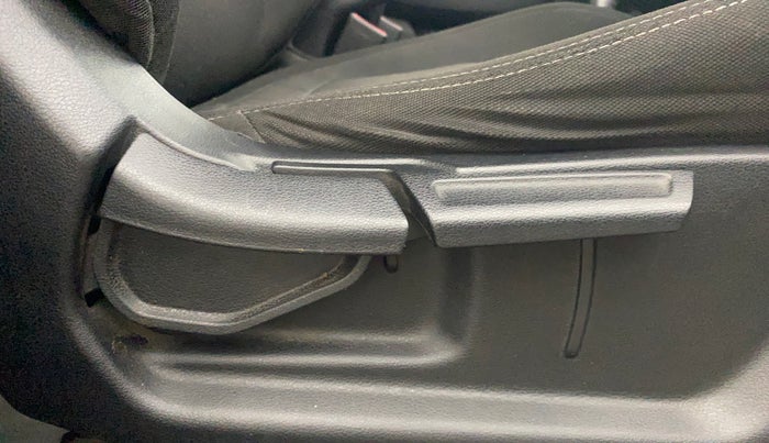 2019 Hyundai VENUE SX PLUS 1.0 TURBO DCT, Petrol, Automatic, 1,00,663 km, Driver Side Adjustment Panel