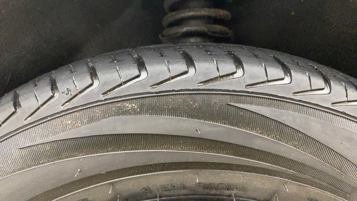 2020 Maruti Eeco 5 STR WITH A/C+HTR, Petrol, Manual, 63,172 km, Left Front Tyre Tread