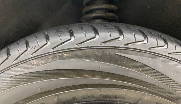 2020 Maruti Eeco 5 STR WITH A/C+HTR, Petrol, Manual, 63,172 km, Left Front Tyre Tread