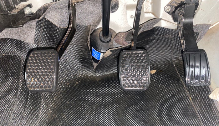 2020 Maruti Eeco 5 STR WITH A/C+HTR, Petrol, Manual, 63,172 km, Pedals