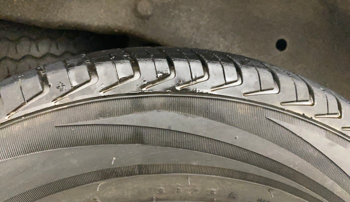 2020 Maruti Eeco 5 STR WITH A/C+HTR, Petrol, Manual, 63,172 km, Right Rear Tyre Tread